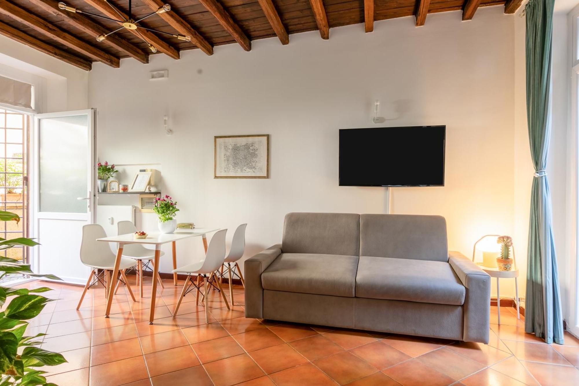 Quiet Trevi Fountain Apartment With Patio And Backyard Rome Exterior photo